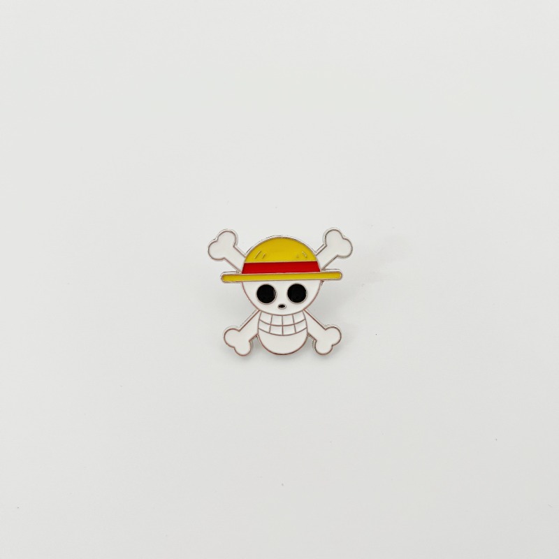 Spilla decorativa a tema One P - One Piece Straw Hat recensione e prezzo